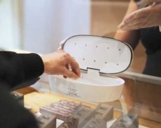 珠宝零售商可使用新型无损消毒装置