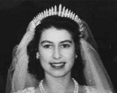 女王个人珠宝系列中最闪闪发光的头饰
